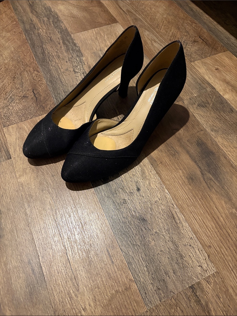 Naturalizer Sparkly Black Pointed-Toe Pumps